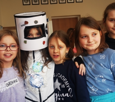 W KOSMOS Z KLASĄ!
